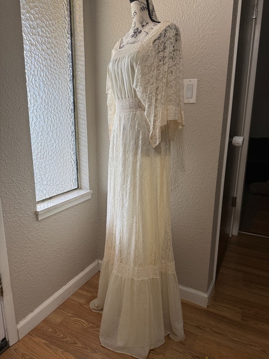 Dresses & Skirts - Vintage handmade Ivory Lace Maxi Dress